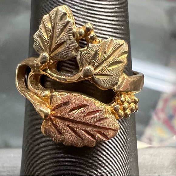 Vintage Black Hills Gold Ring 10k